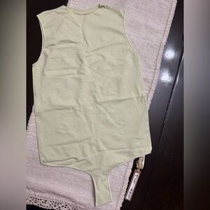 SKIMS Essential Crew Neck Sleeveless Bodysuit - Size S/M